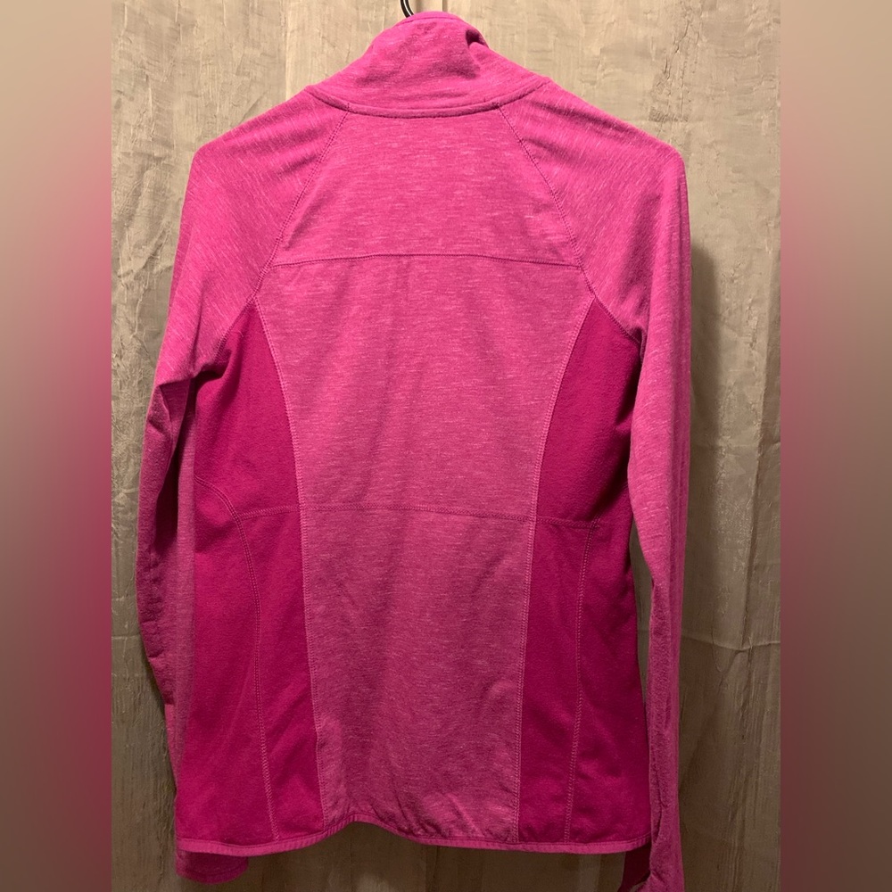 Like new Tek Gear magenta zipup jacket w/thumb holes, size XS - Picture 4 of 6